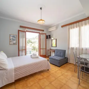  Apartment Vrettos Arts Greece
